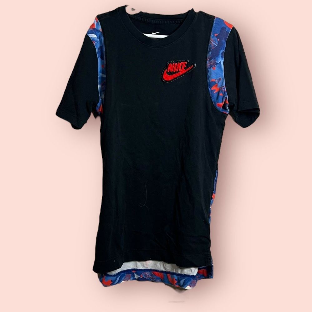 The Nike Tee Boys Hoopfly Black/Multi Colored T-Shirt Long Sz S